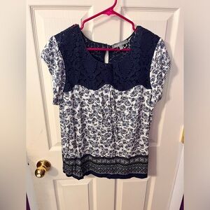 Navy and white pattern top - size XL